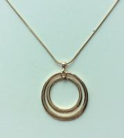 C1470 snake chain with round metallic pendant necklace
